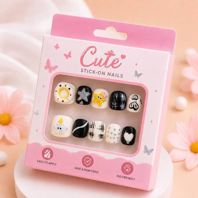 Black & White 3D Star-KIDS PRESS-ON NAILS (L-6-8Y)